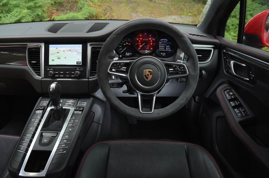 Панель приборов Porsche Macan GTS 2016 года  (UK) (фото 2 из 30)